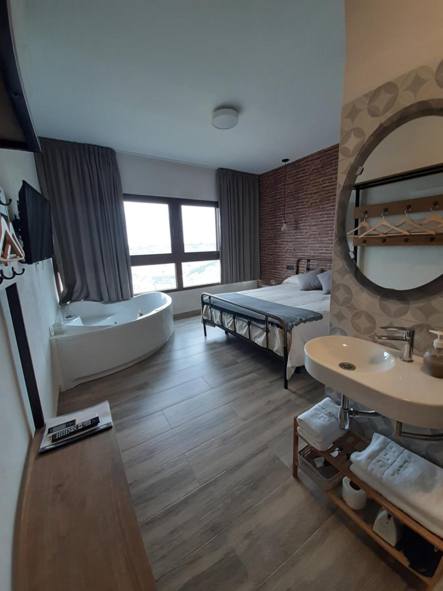 Casas Rurales Maribel - Complejo Moradas Del Cerro 2 - Suites Con Jacuzzi En Alcala Del Jucar Casas del Cerro Zimmer foto